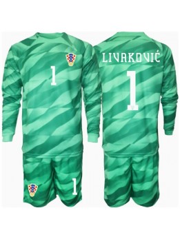 Billige Kroatia Dominik Livakovic #1 Keeper Bortedraktsett Barn EM 2024 Langermet (+ Korte bukser)